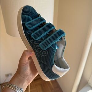 P448 Velcro Sneakers